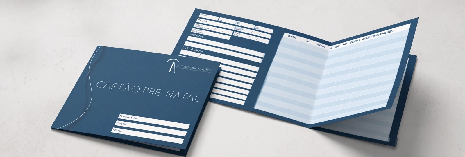Cartão pré-natal e carteirinha com a identidade do médico.